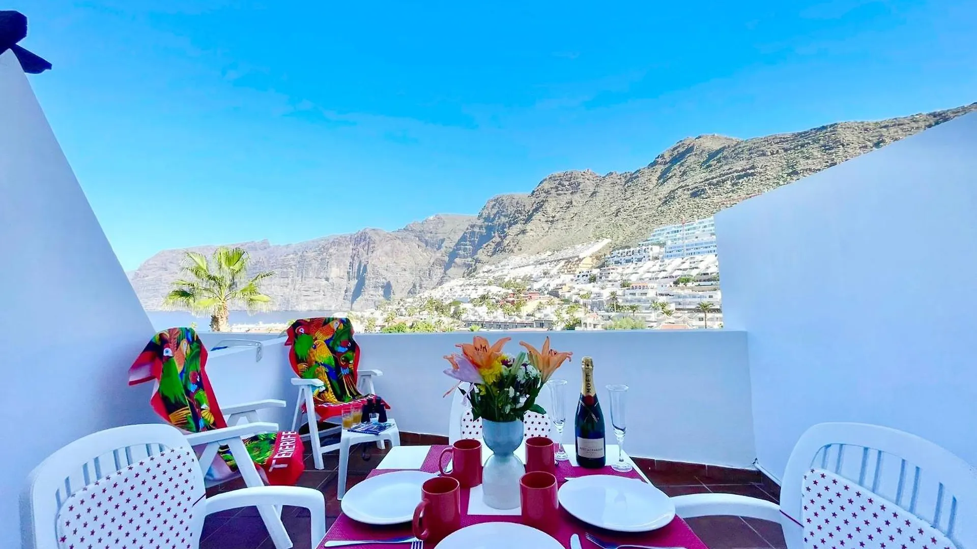 Seaview Townhouse In Puerto Santiago & Los Gigantes contacts